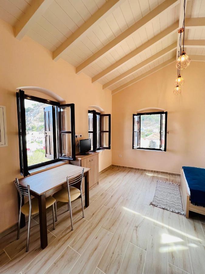 Pavlos House Сими Екстериор снимка